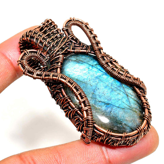 Aurora’s Shimmer – Labradorite & Oxidized Copper Pendant