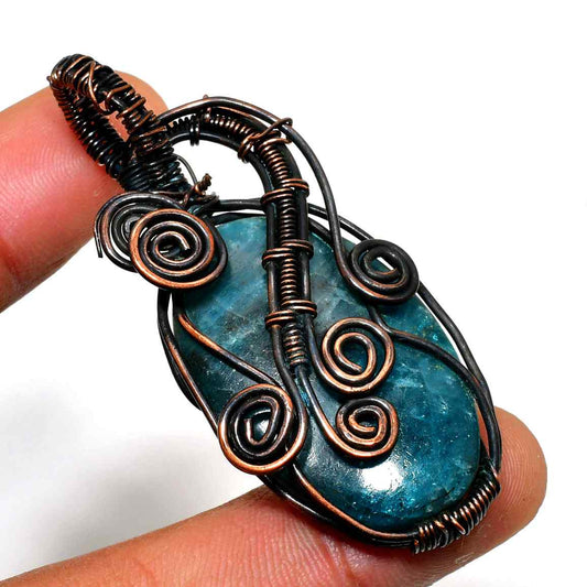 Aqua’s Embrace – Aquamarine & Oxidized Copper Pendant