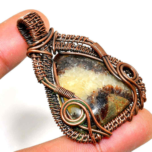 Serenity’s Veil – Amethyst Copper Pendant