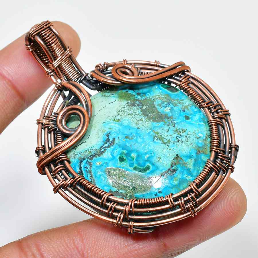 Serenity’s Embrace – Turquoise Copper Pendant