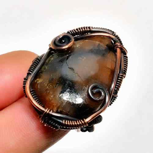 Ember’s Embrace – Smoky Quartz Copper Pendant