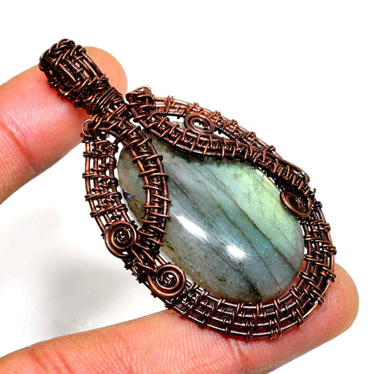 Mystic Aurora – Labradorite Copper Pendant