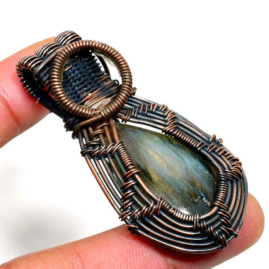 Selene’s Glow – Labradorite Copper Pendant