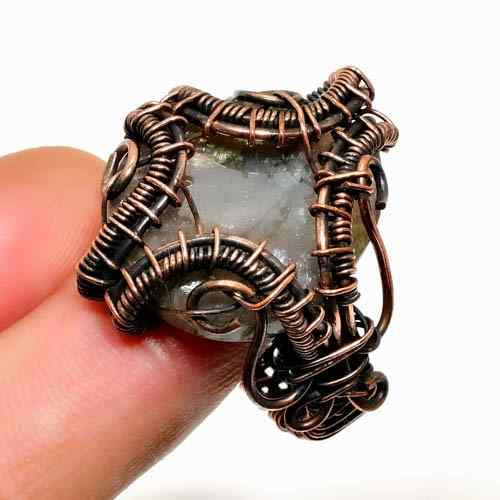 Moonlit Aura – Labradorite & Copper Ring