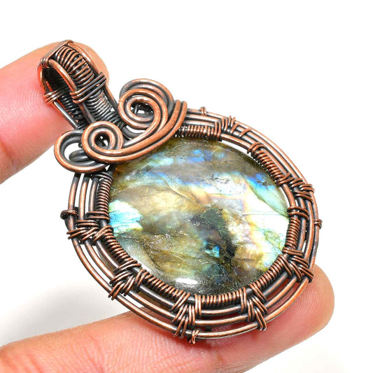 Aurora’s Veil – Labradorite & Oxidized Copper Pendant
