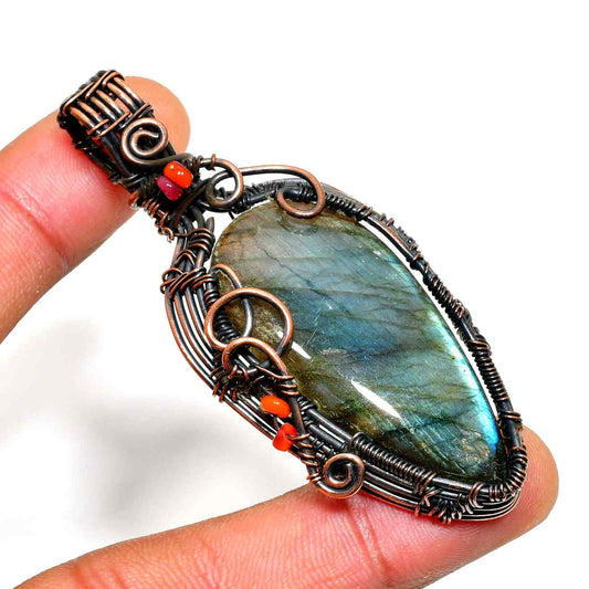 Celestial Whisper – Labradorite & Copper Pendant