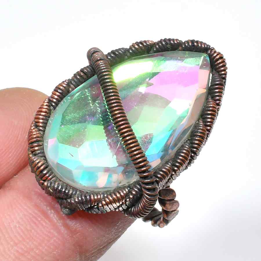 Luna’s Radiance – Iridescent Crystal Copper Ring
