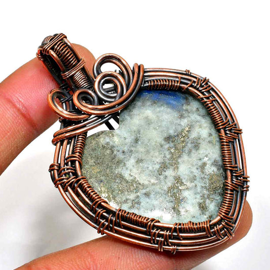 Arcadian Glow – Labradorite Copper Pendant