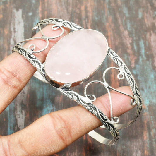 Amara’s Embrace – Rose Quartz Silver Cuff