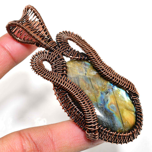 Aurora’s Shield – Labradorite Copper Pendant