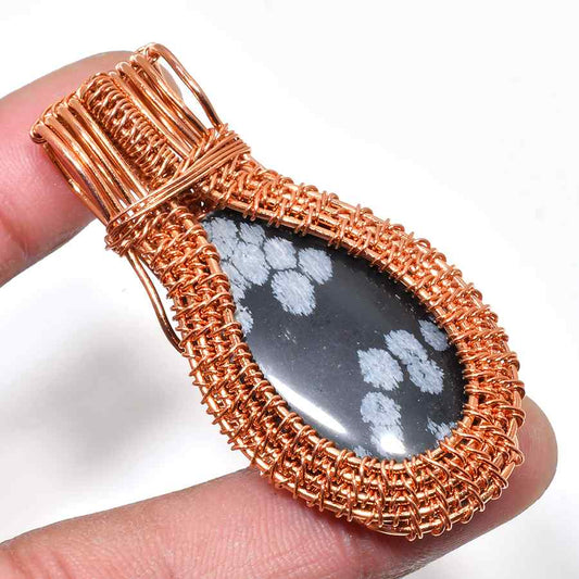 Ebon Earth – Copper Wire Black Stone Pendant