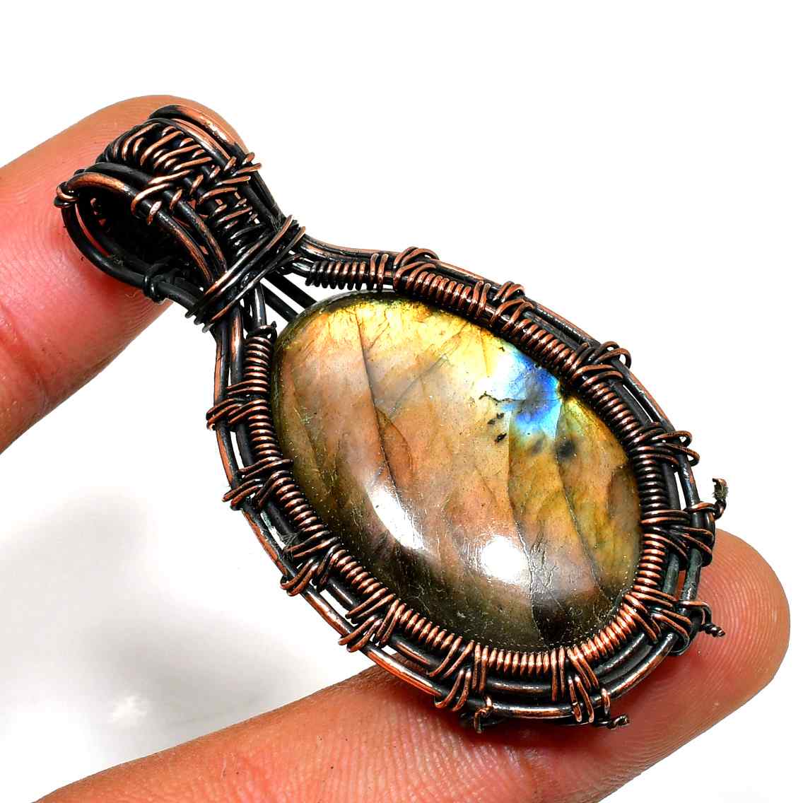 Selene’s Veil – Labradorite Copper Pendant