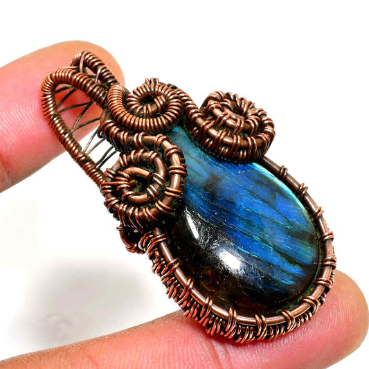 Celestial Harmony – Labradorite & Copper Pendant