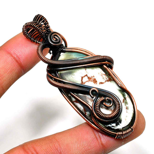 Gaia’s Embrace – Agate Copper Pendant