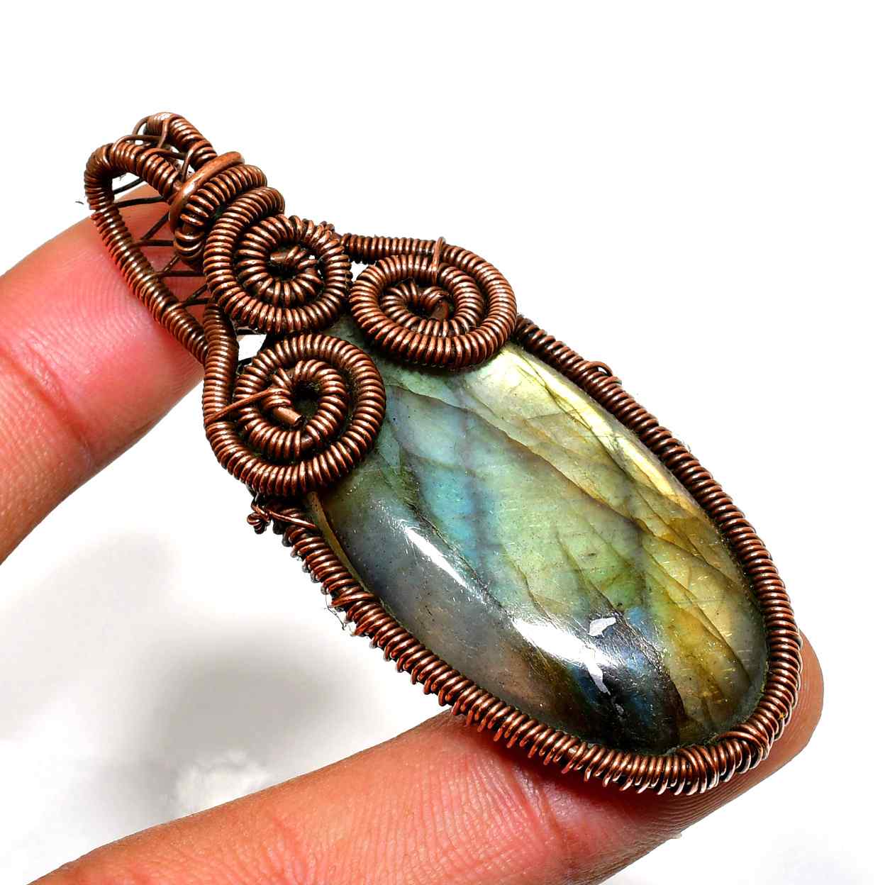 Luna’s Radiance – Copper-Wrapped Labradorite Pendant