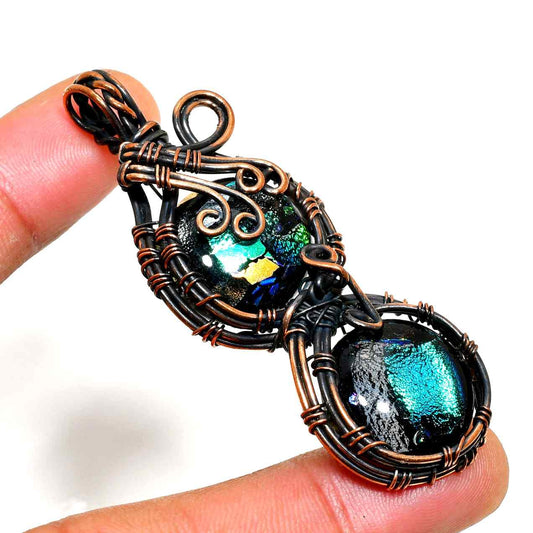 Iridescent Harmony – Labradorite & Copper Wire Pendant