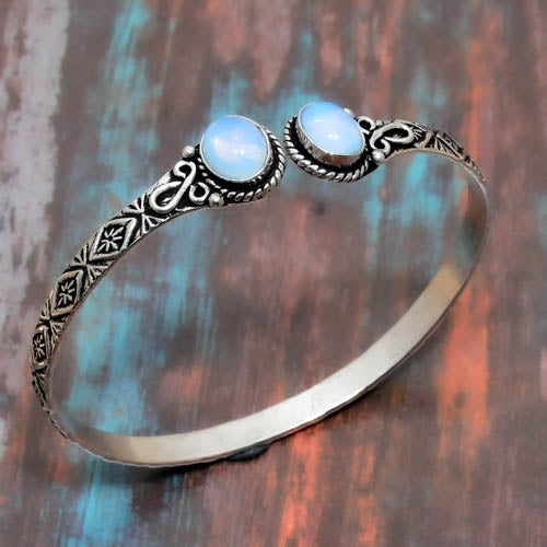 Lunar Elegance – Moonstone Filigree Bracelet