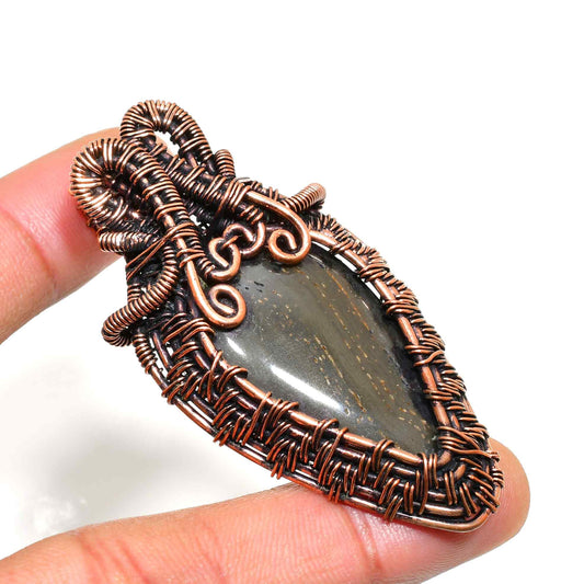 Ember’s Embrace – Black Tourmaline Copper Pendant