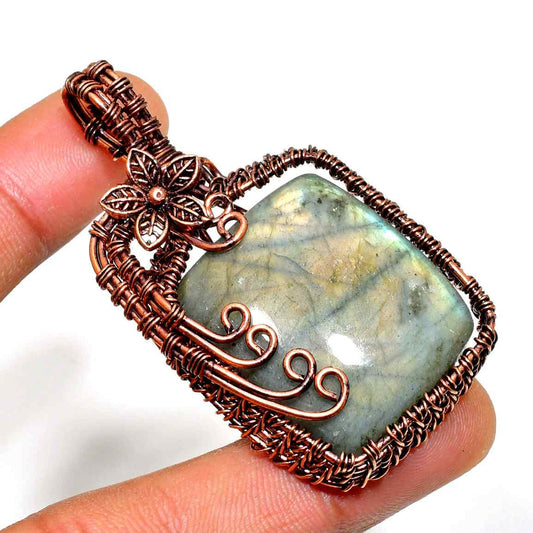 Veil of Aurora – Labradorite Copper Pendant