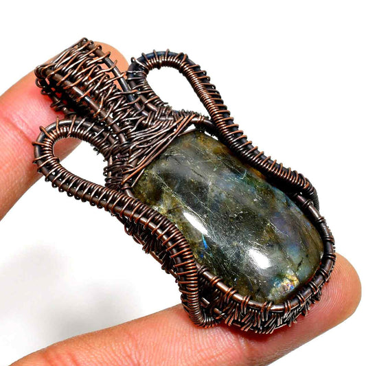 Luna’s Shield – Labradorite Copper Pendant