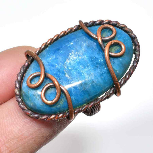 Ocean’s Embrace – Aquamarine Copper Pendant