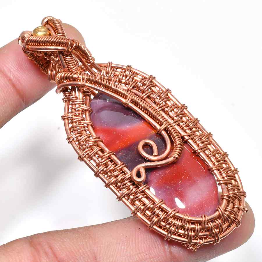 Gaia’s Embrace – Copper-Wrapped Agate Pendant