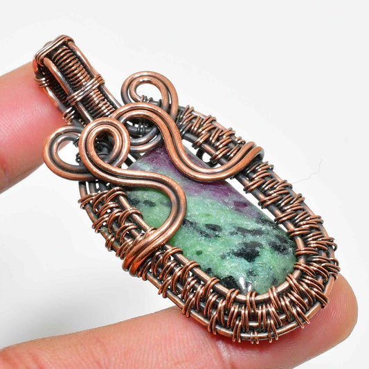 Serenity’s Embrace – Copper Stone Pendant