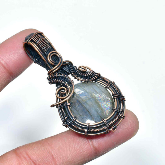 Aurora’s Gleam – Labradorite & Oxidized Copper Pendant