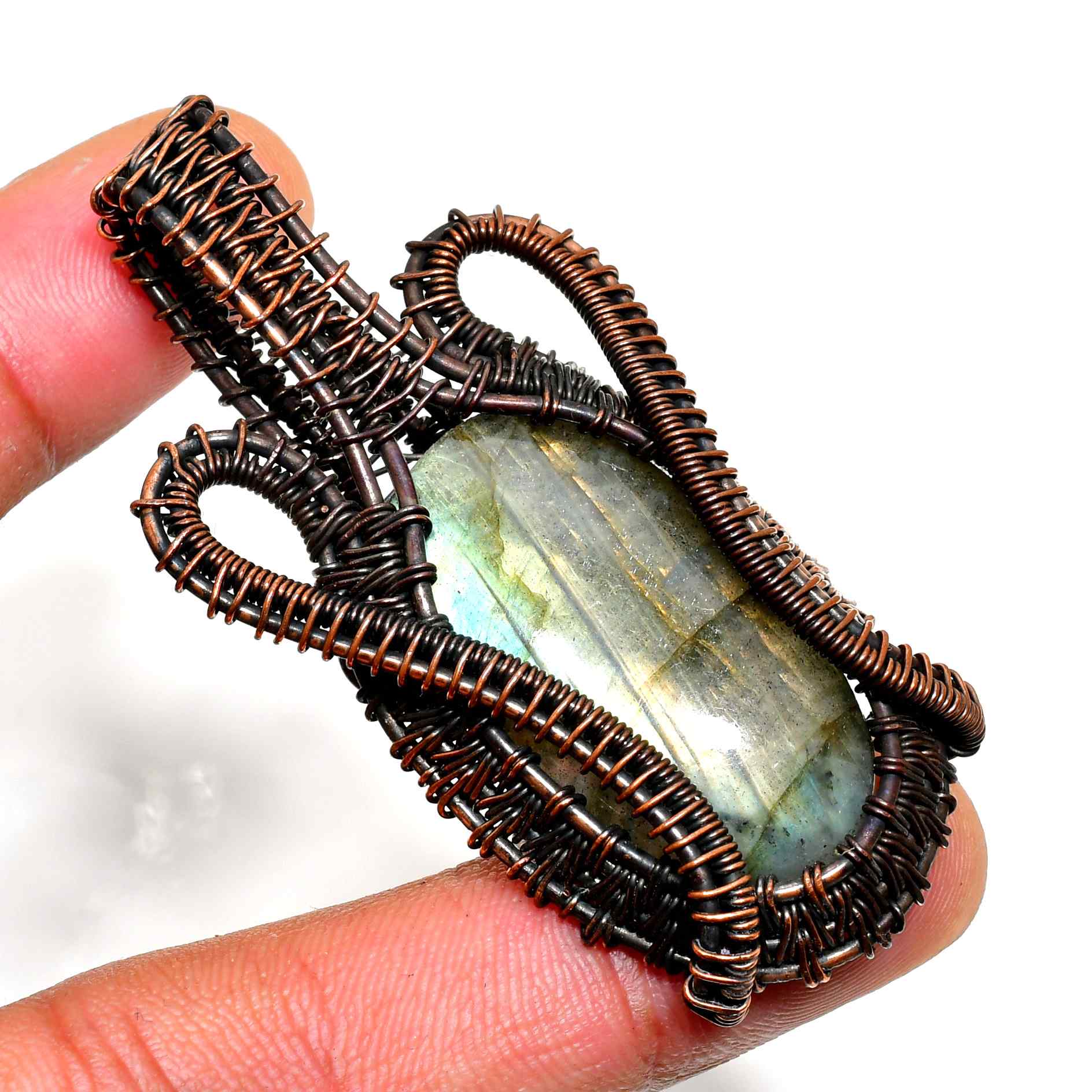 Aurora’s Embrace – Labradorite Copper Pendant