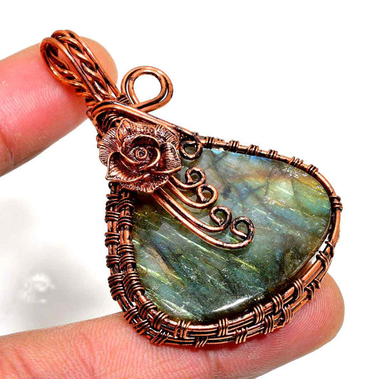 Aurora’s Bloom – Labradorite Copper Rose Pendant