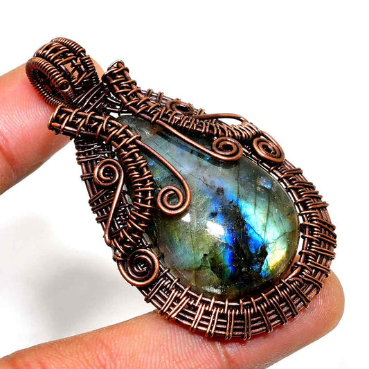 Iridescent Dream – Labradorite Copper Pendant