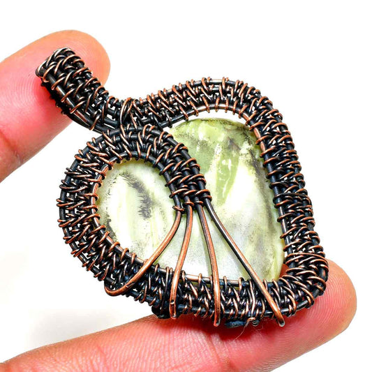 Ember’s Heart – Fuchsite Wire-Wrapped Pendant