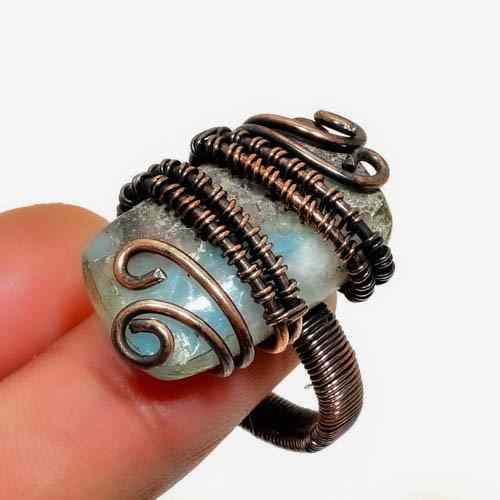 Luna’s Embrace – Labradorite Copper Ring