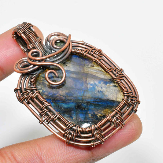 Cosmic Whisper – Labradorite Copper Pendant
