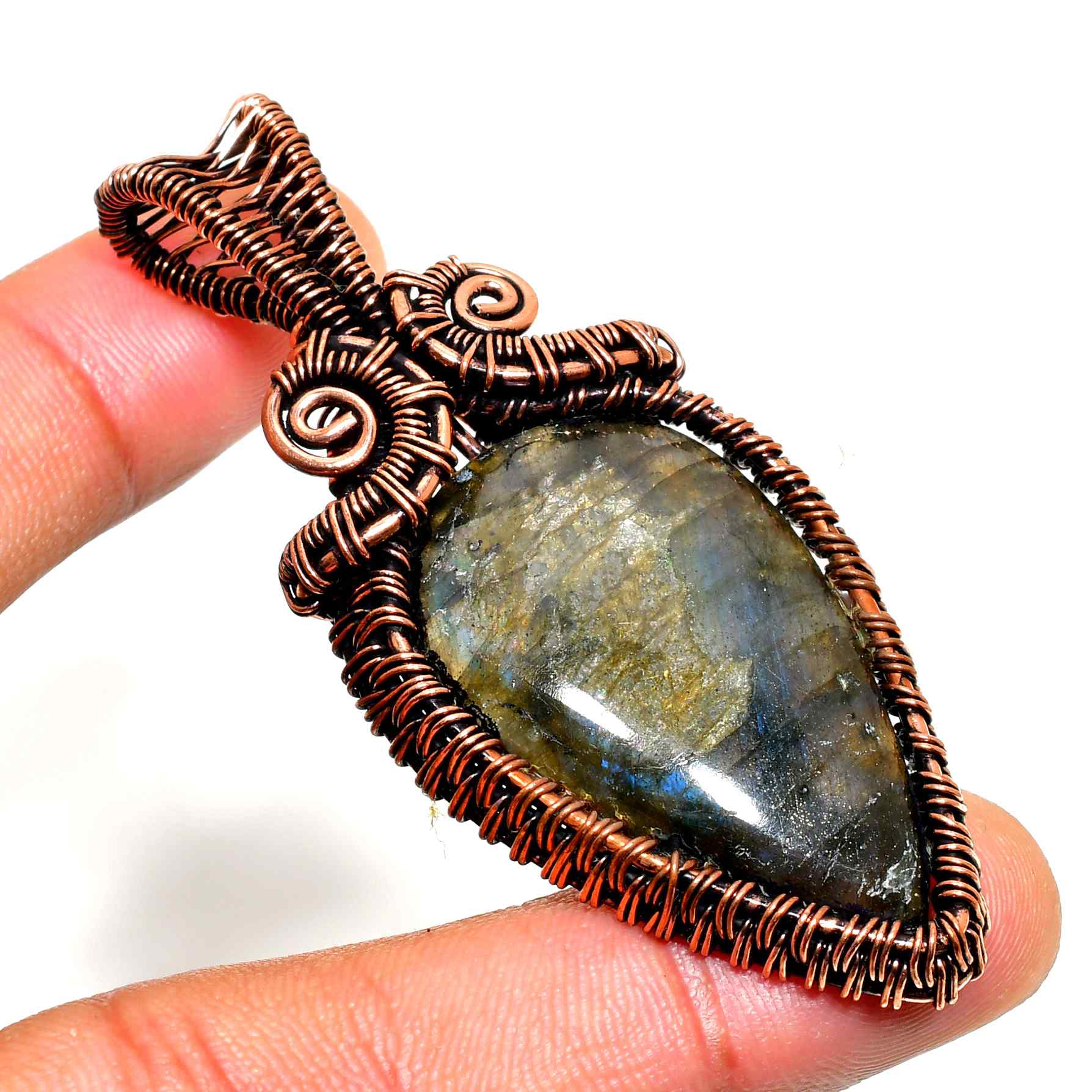 Aurora’s Shard – Labradorite & Copper Pendant