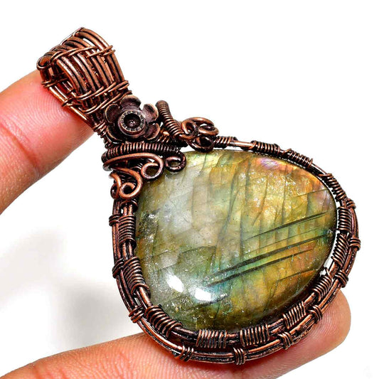 Aurora’s Veil – Labradorite Copper Pendant