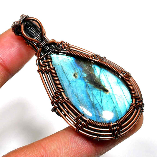 Celestial Whisper – Labradorite & Oxidized Copper Pendant