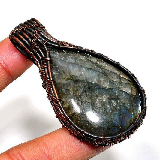 Celestial Waters – Labradorite Copper Pendant