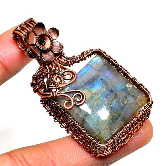Celestial Whisper – Labradorite Copper Pendant