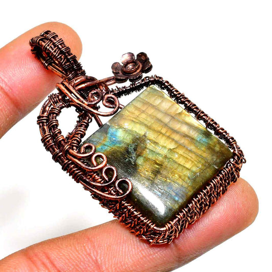 Aurora’s Veil – Labradorite Copper Pendant
