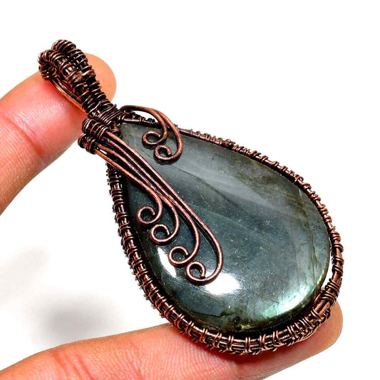 Luna’s Embrace – Oxidized Copper Labradorite Pendant