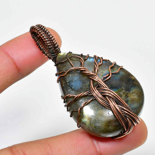 Elara’s Grove – Labradorite Tree of Life Pendant