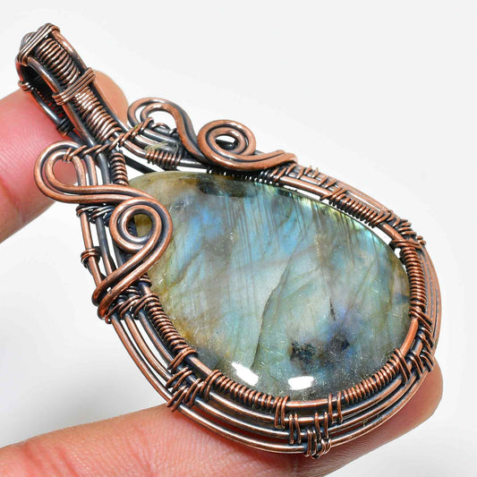 Ezra’s Veil – Labradorite Copper Pendant