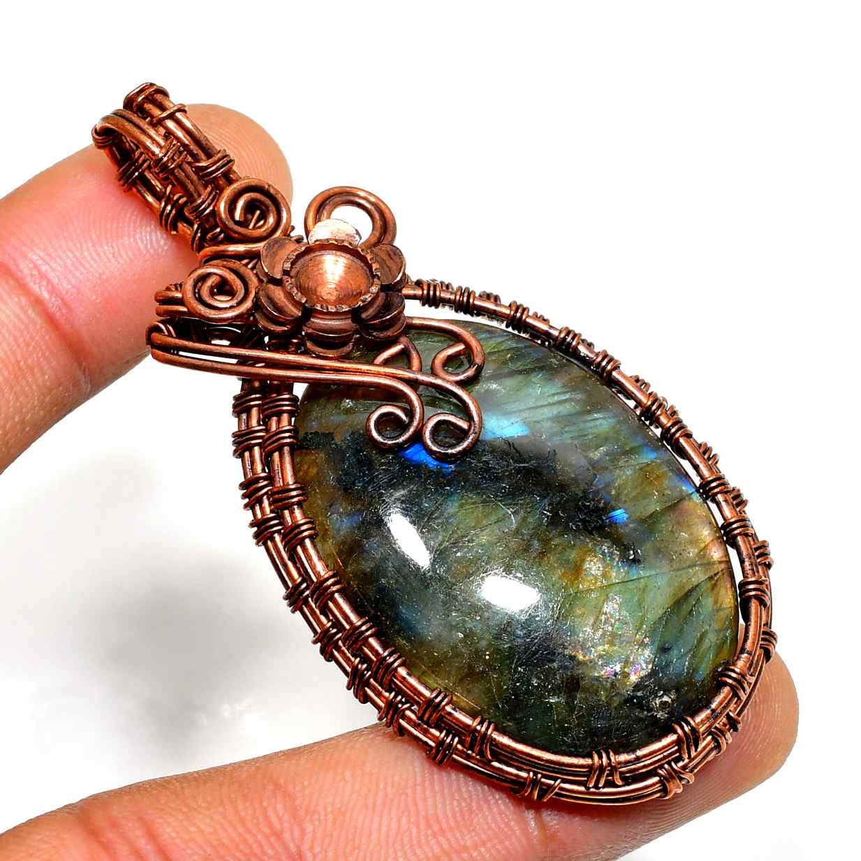 Aurora’s Touch – Labradorite Copper Pendant