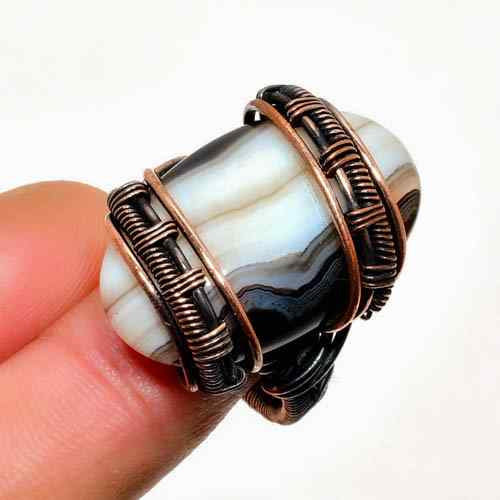 Terra’s Embrace – Agate & Oxidized Copper Ring
