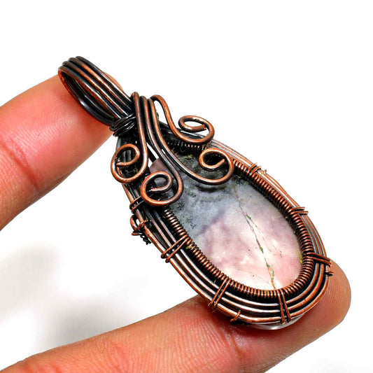 Ezra’s Veil – Hand-Wrapped Amethyst Copper Pendant