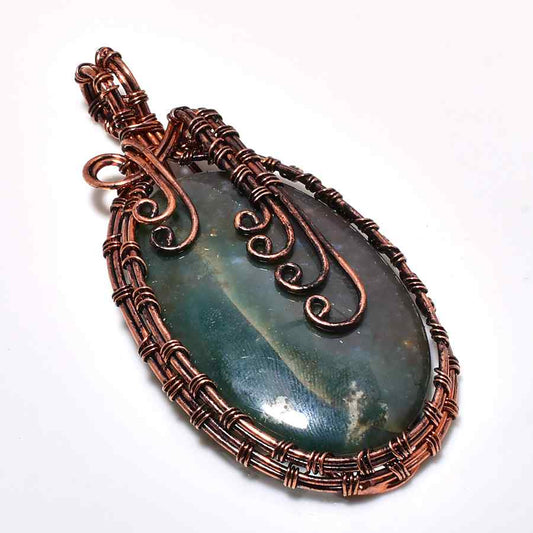 Gaia’s Embrace – Green Agate Copper Pendant