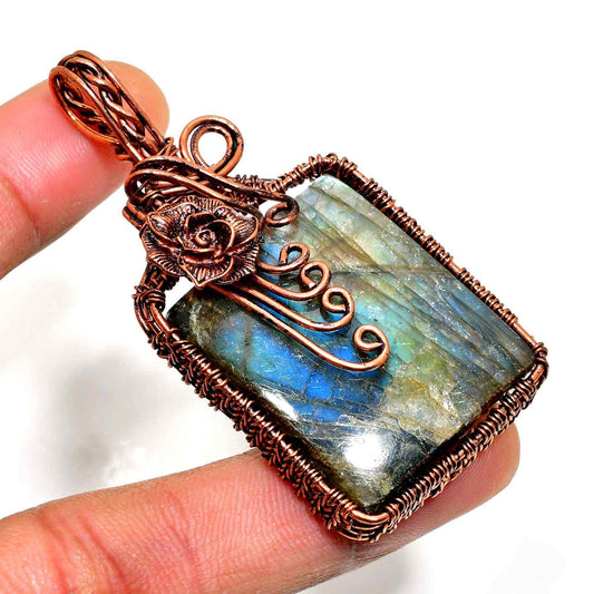 Aurora Whisper – Labradorite & Copper Pendant