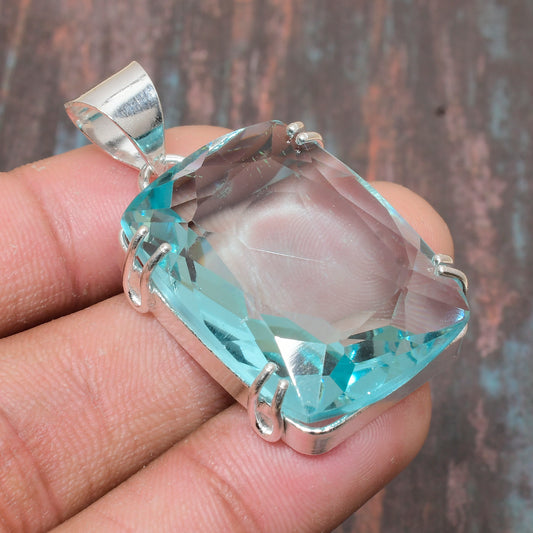 Ocean’s Dream – Aquamarine Sterling Silver Pendant