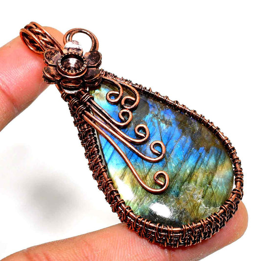 Mystic Aurora – Labradorite Copper Pendant